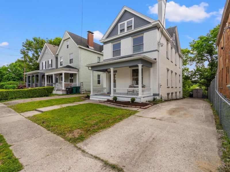 2028 Burnet Avenue, Cincinnati, OH 45219 Photo 3