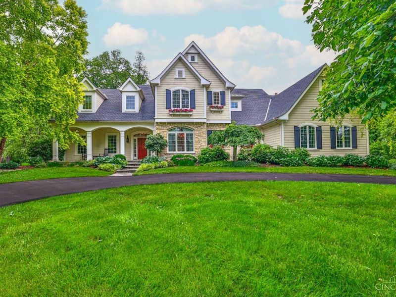 8060 Chinquapin Lane, Indian Hill, OH 45243 Photo 1