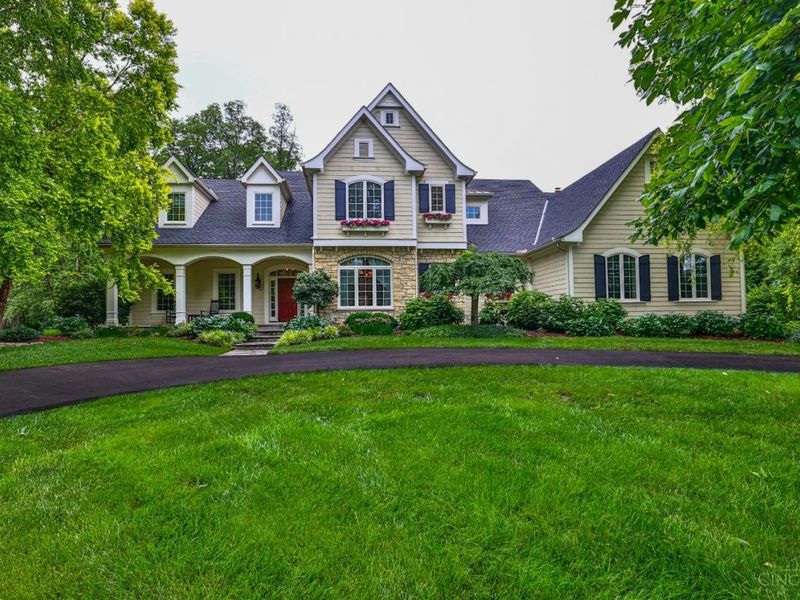 8060 Chinquapin Lane, Indian Hill, OH 45243 Photo 1