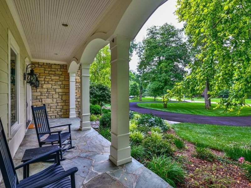 8060 Chinquapin Lane, Indian Hill, OH 45243 Photo 3
