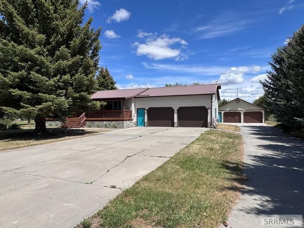 1391 N 950 E, SHELLEY, ID 83274