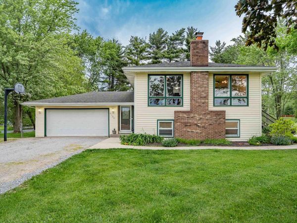 9135 Vallyd Acre Drive, Fort Wayne, IN 46816