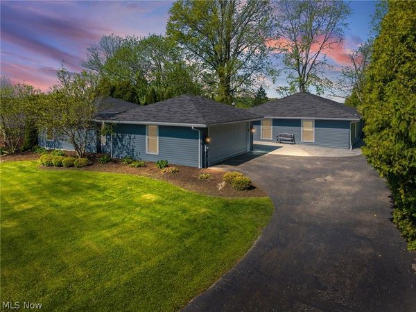 17258 Long Meadow Trail , Chagrin Falls, OH 44023