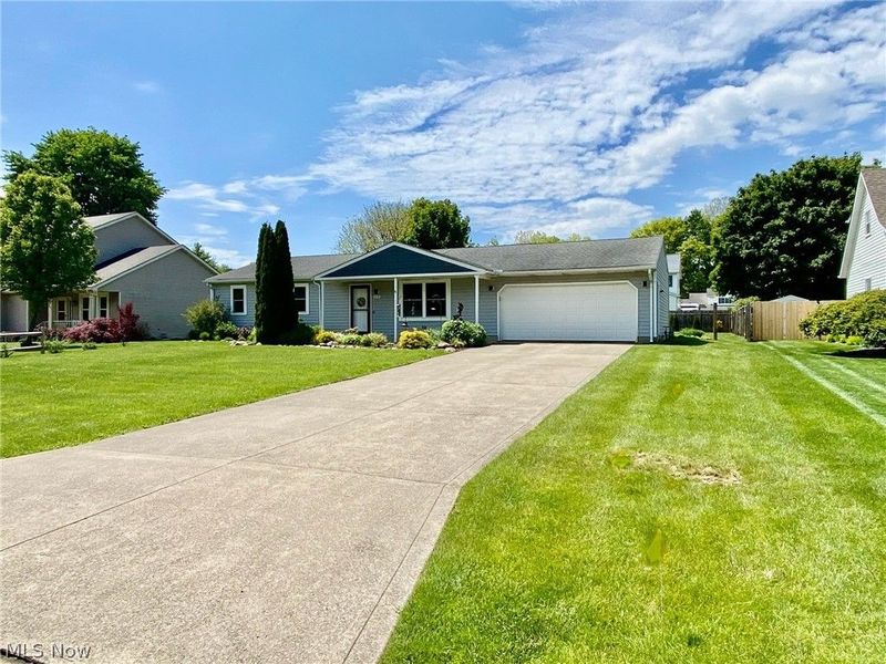 578 FIELDSTONE Drive , Amherst, OH 44001 Photo 1