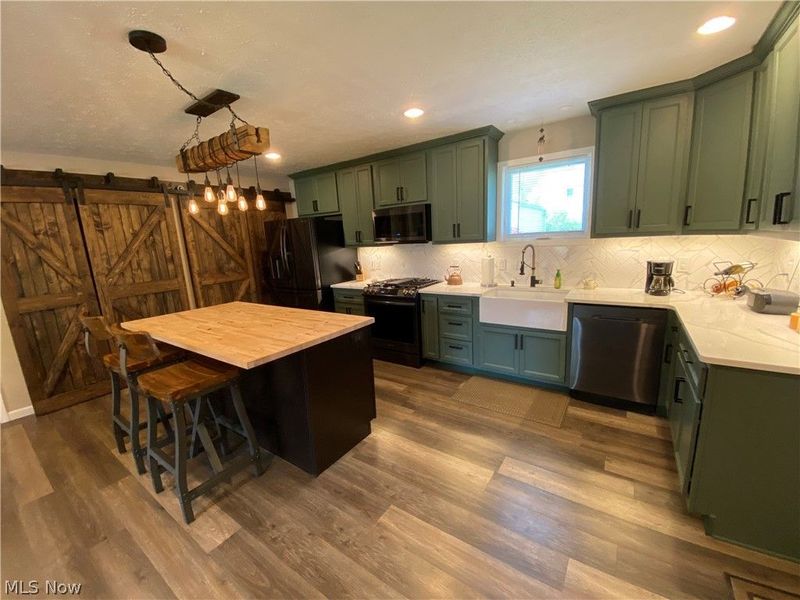 578 FIELDSTONE Drive , Amherst, OH 44001 Photo 15