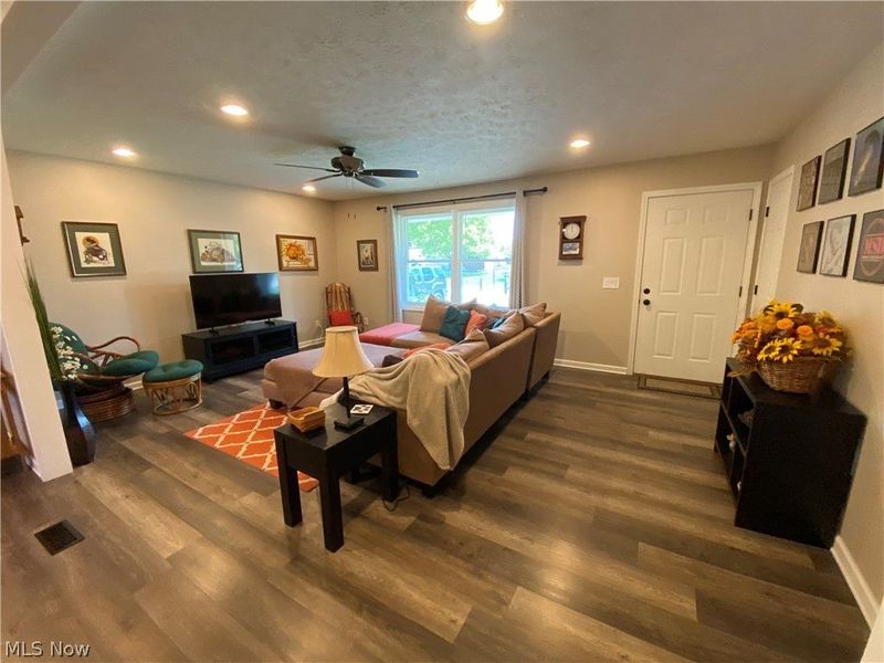 578 FIELDSTONE Drive , Amherst, OH 44001 Photo 17