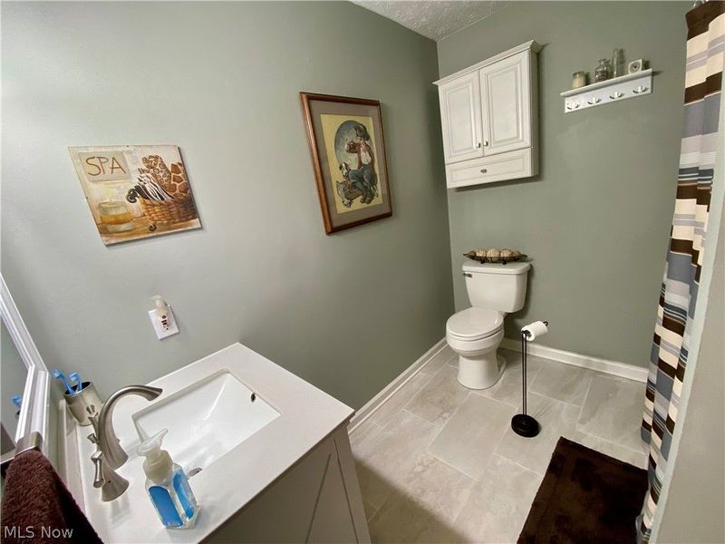 578 FIELDSTONE Drive , Amherst, OH 44001 Photo 26