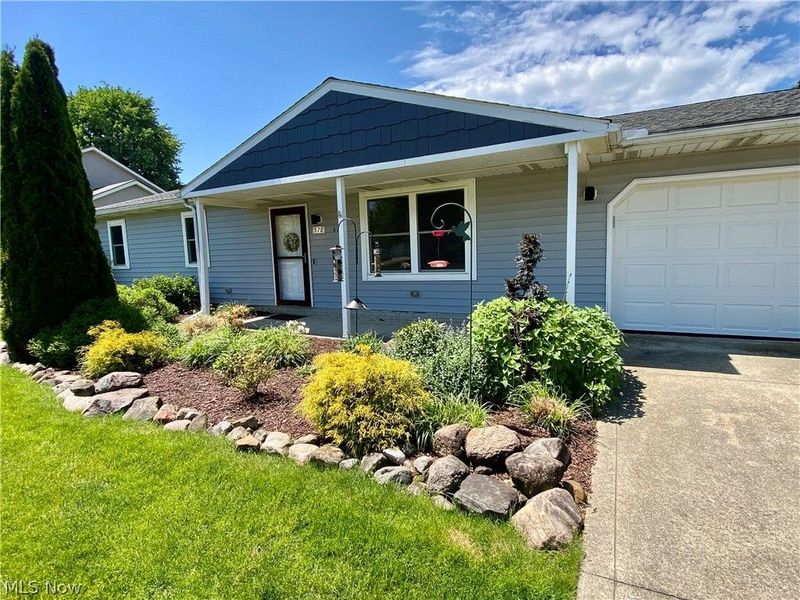 578 FIELDSTONE Drive , Amherst, OH 44001 Photo 3
