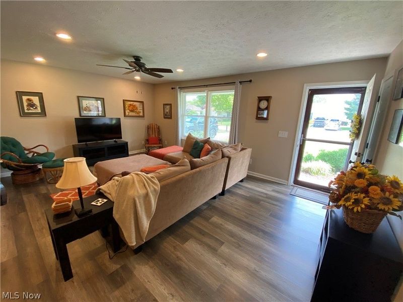 578 FIELDSTONE Drive , Amherst, OH 44001 Photo 8