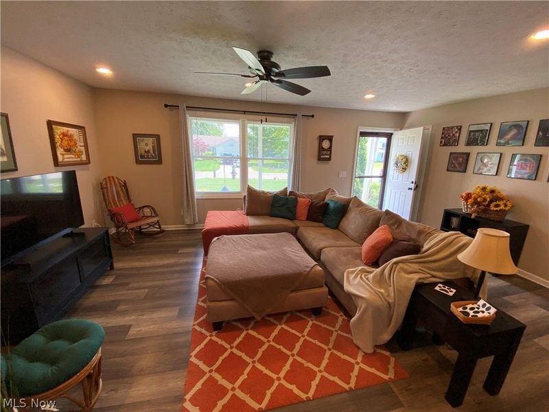578 FIELDSTONE Drive , Amherst, OH 44001 Photo 9