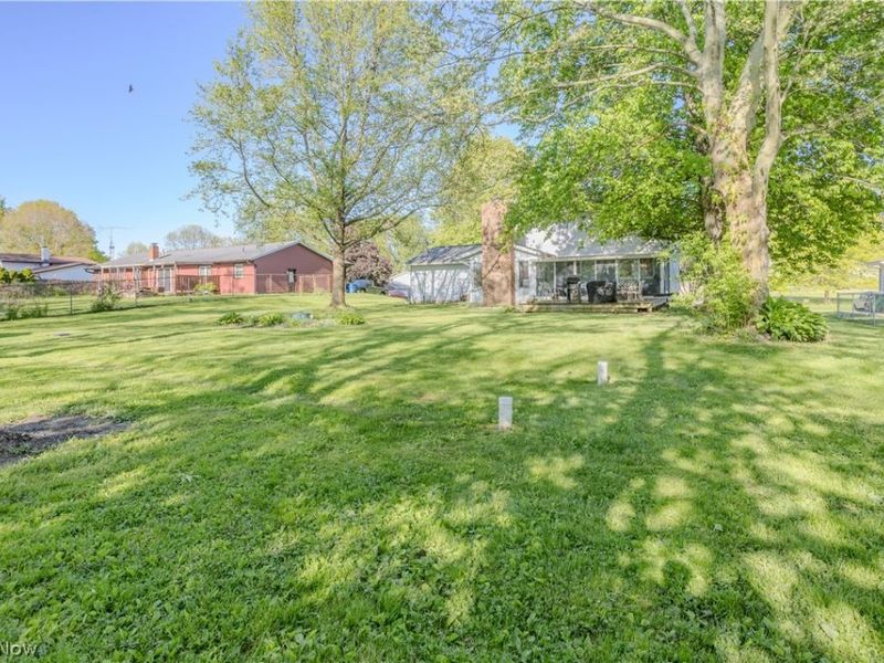 11805 Meadowlane Avenue NW, Uniontown, OH 44685 Photo 11