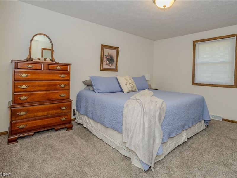 11805 Meadowlane Avenue NW, Uniontown, OH 44685 Photo 32