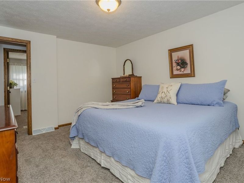 11805 Meadowlane Avenue NW, Uniontown, OH 44685 Photo 33