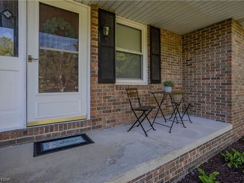 11805 Meadowlane Avenue NW, Uniontown, OH 44685 Photo 5