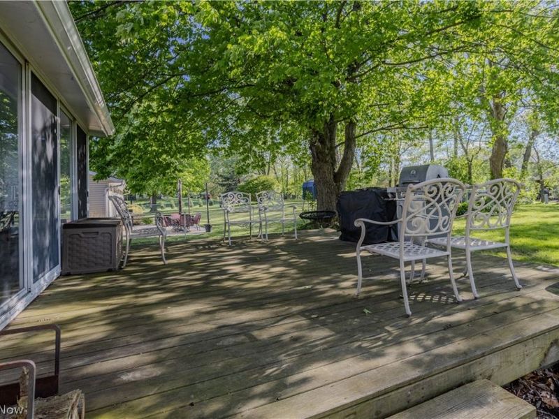 11805 Meadowlane Avenue NW, Uniontown, OH 44685 Photo 8
