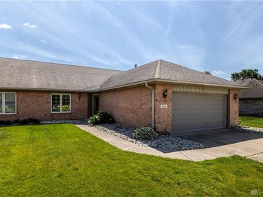 1990 Swallowtail Court, Englewood, OH 45315