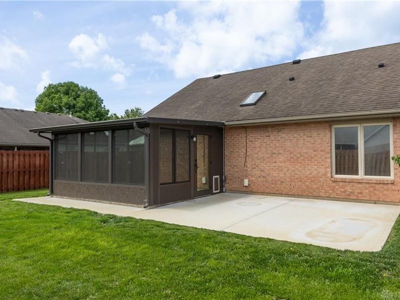 1990 Swallowtail Court, Englewood, OH 45315 Photo 3