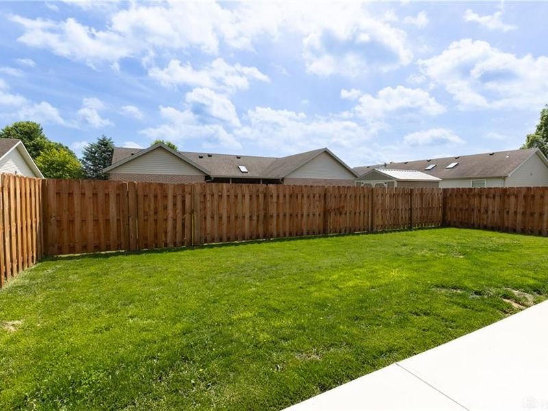1990 Swallowtail Court, Englewood, OH 45315 Photo 5