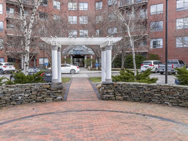 148 Breakwater Drive, Unit 807, South Portland, ME 04106