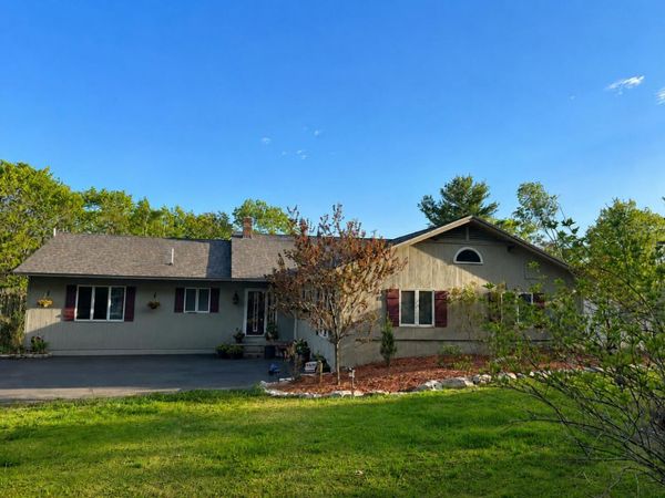 28 Oakledge Hills Road, Raymond, ME 04071