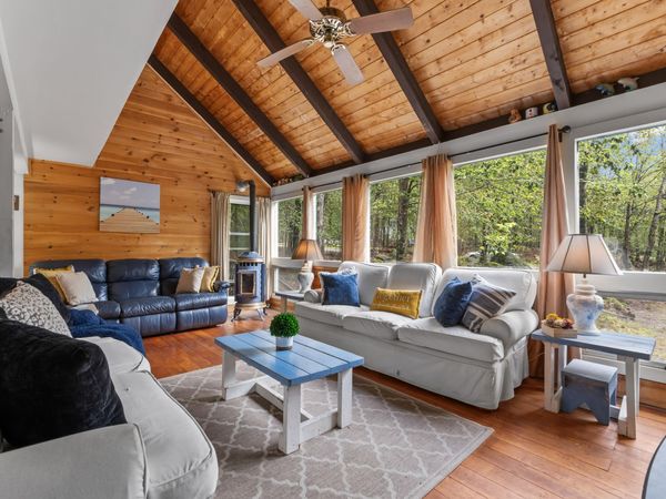 40 Highpoint Drive, Frye Island, ME 04071