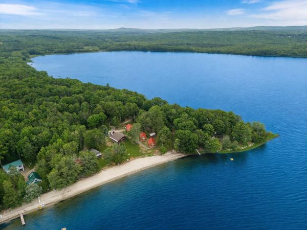 8 Sand Beach Lane , Burnham, ME 04922