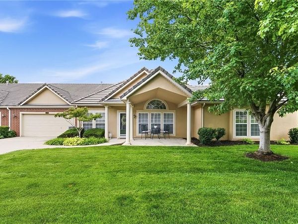 5426 W 145th Street, Leawood, KS 66224