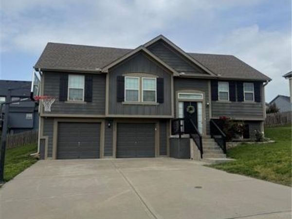 8932 NE 116th Place, Kansas City, MO 64157