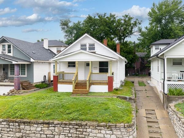1912 Park Drive, Kansas City, KS 66102