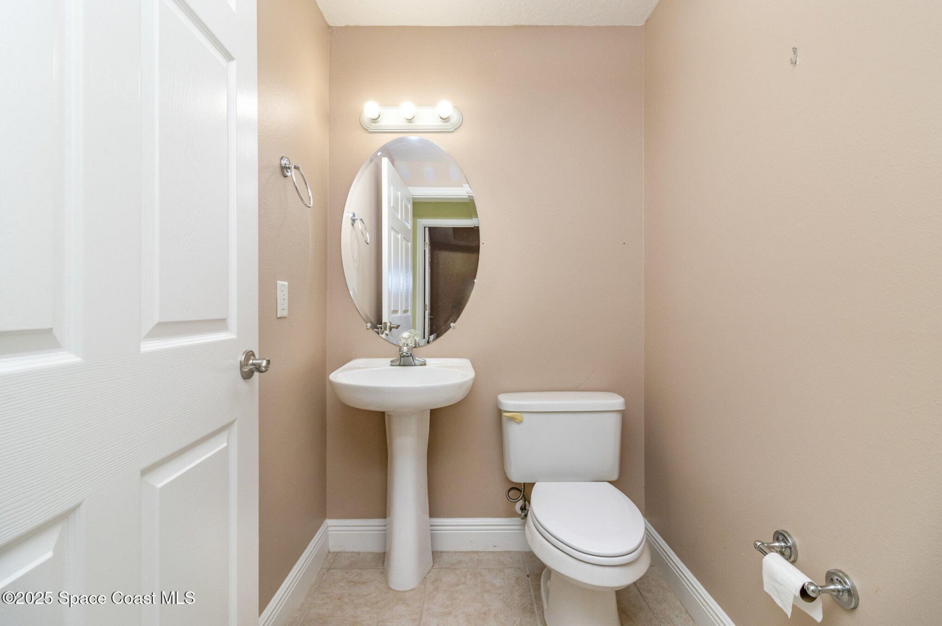 1211 E New Haven Avenue , Unit 402, Melbourne, FL 32901 Photo