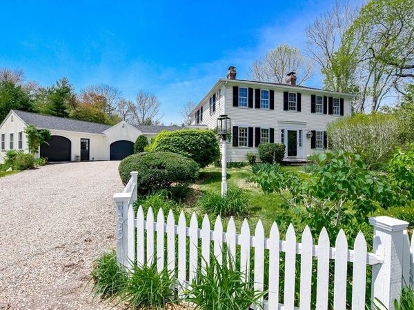 595 New Bedford Road, Rochester, MA 02770