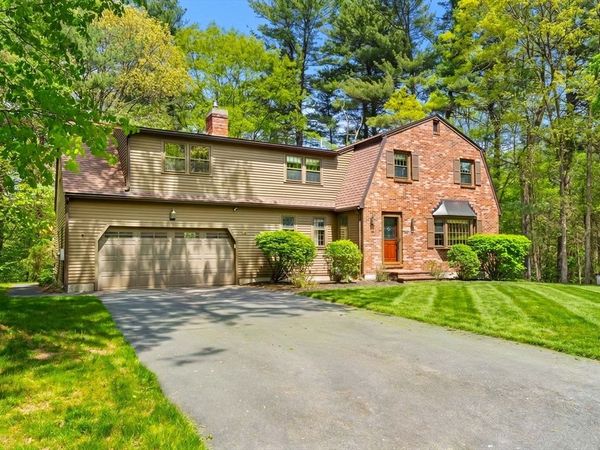 19 Pierce Ave, Westford, MA 01886