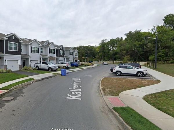 8 PEREGRINE WAY , BURLINGTON, NJ 08016