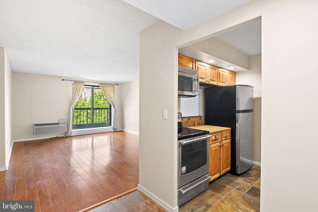 200 10 Lombard Street, Unit 533, Philadelphia, PA 19147 Main Photo