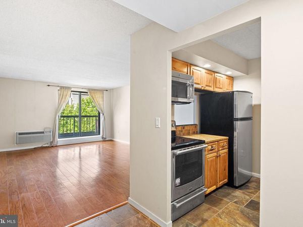 200 10 LOMBARD STREET, Unit 533, PHILADELPHIA, PA 19147