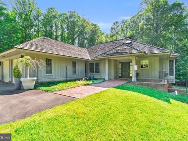 11036 POPES HEAD ROAD , FAIRFAX, VA 22030