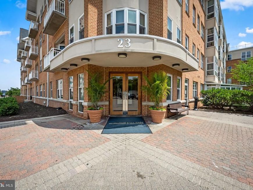 23 Pierside Drive, Unit 221, Baltimore, MD 21230 Main Photo