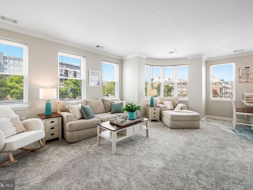 23 Pierside Drive, Unit 221, Baltimore, MD 21230 Main Photo