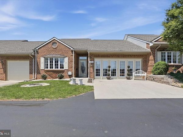 352 SUNBROOK LANE , Unit 117, HAGERSTOWN, MD 21742