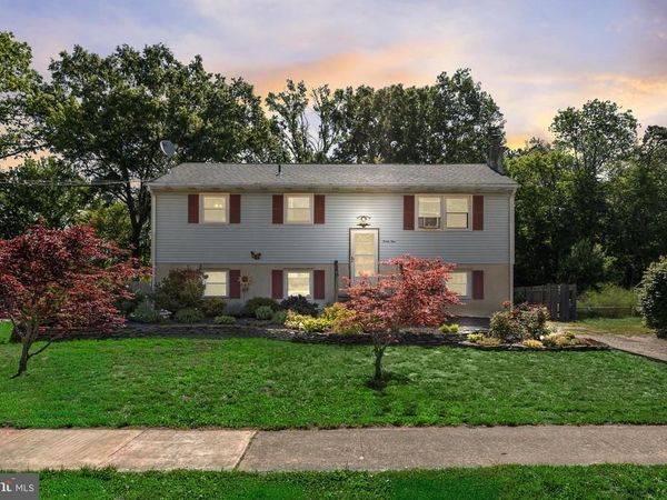31 W SHORE DRIVE, SOUTHAMPTON, NJ 08088