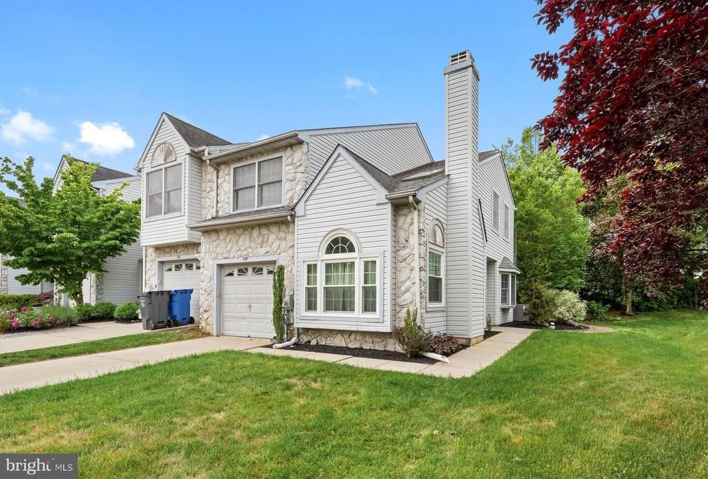 308 Lake Side Drive, Swedesboro, NJ 08085 Main Photo