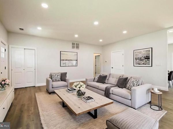 209 PARKINSON AVENUE , HAMILTON, NJ 08610