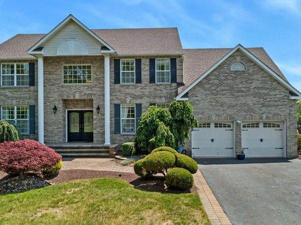 901 OAKLEY DRIVE, FREEHOLD, NJ 07728