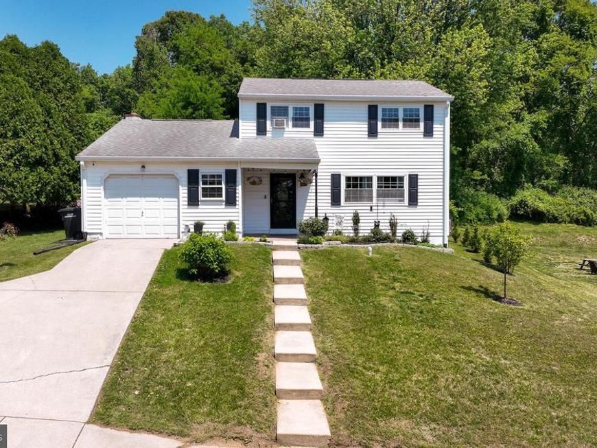 301 Dulles Drive, Coatesville, PA 19320 Main Photo