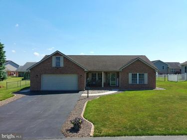 336 SUE LINN DRIVE , CHAMBERSBURG, PA 17201