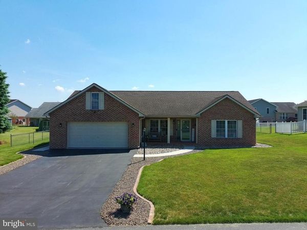 336 SUE LINN DRIVE , CHAMBERSBURG, PA 17201