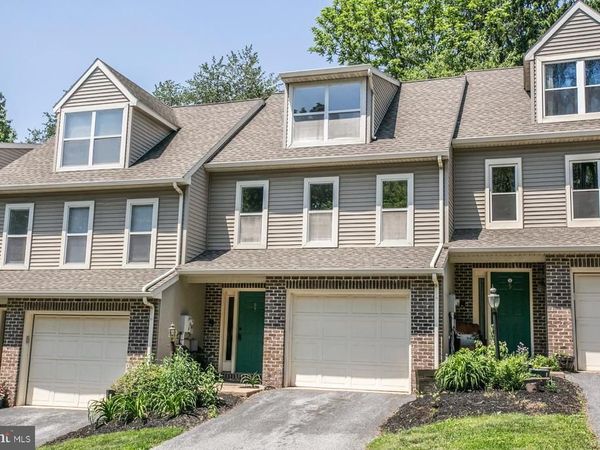 8 WESTPOINTE DRIVE , EPHRATA, PA 17522