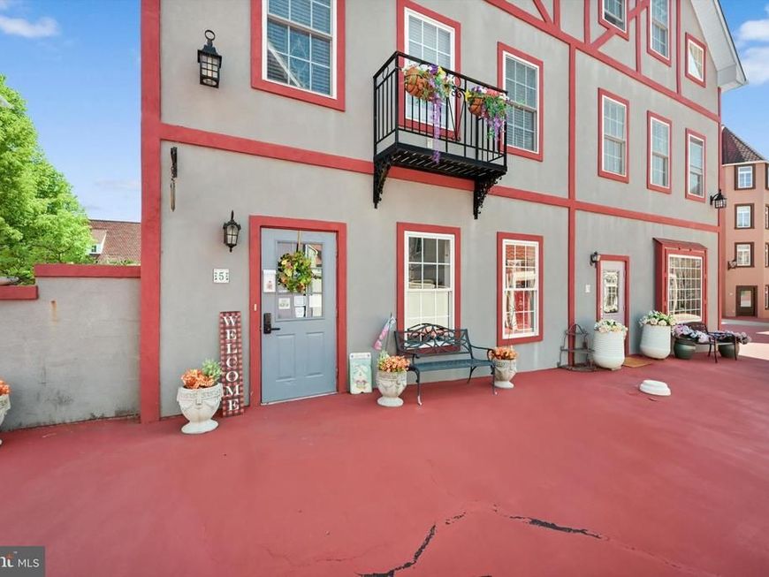 5 N Village Circle , Reinholds, PA 17569 Main Photo