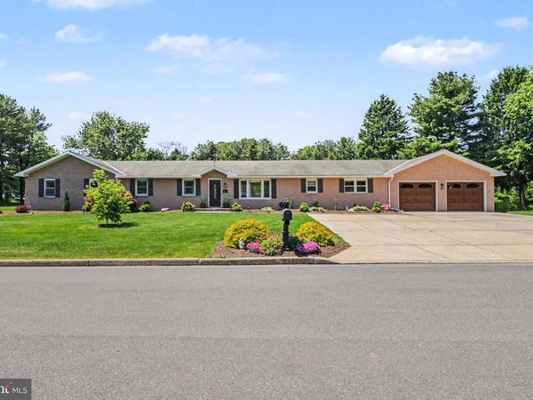 5 JAN DALE AVENUE, ANNVILLE, PA 17003
