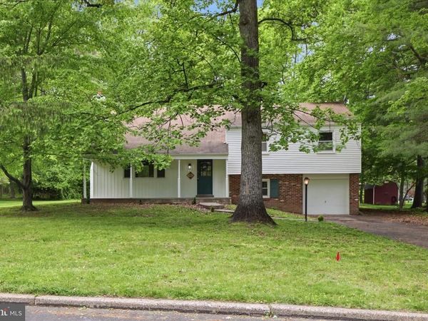 140 WOODLAND DRIVE, LANSDALE, PA 19446
